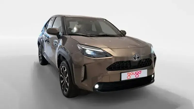 Usado Toyota Yaris Cross Active 116 CV (85 kW) 2023 Marrón SUV