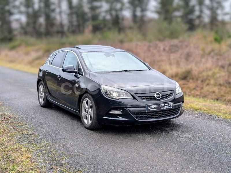Usado Opel Astra Sportive 165 CV (121 kW) 2012 Negro Berlina