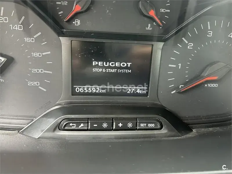 Usado Peugeot Rifter Active 130 CV (95 kW) 2021 Blanco Monovolumen