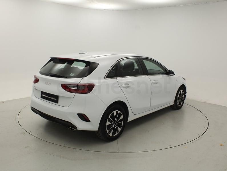 Usado Kia Ceed 100 CV (73 kW) 2025 Blanco Utilitario