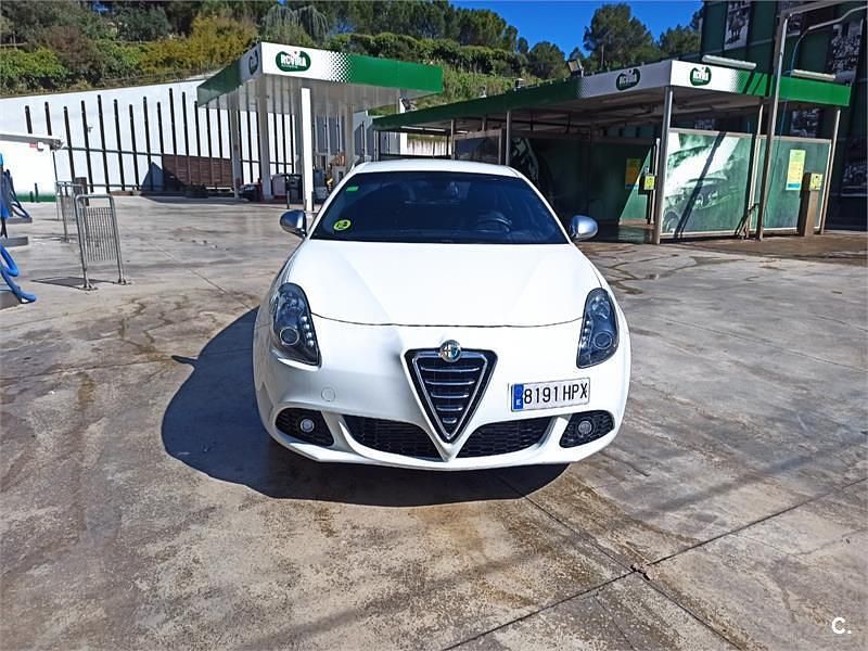 Blanco Usado 2013 Alfa Romeo Giulietta Distinctive Berlina | 7800 € (Precio justo) - Imagen 1/3