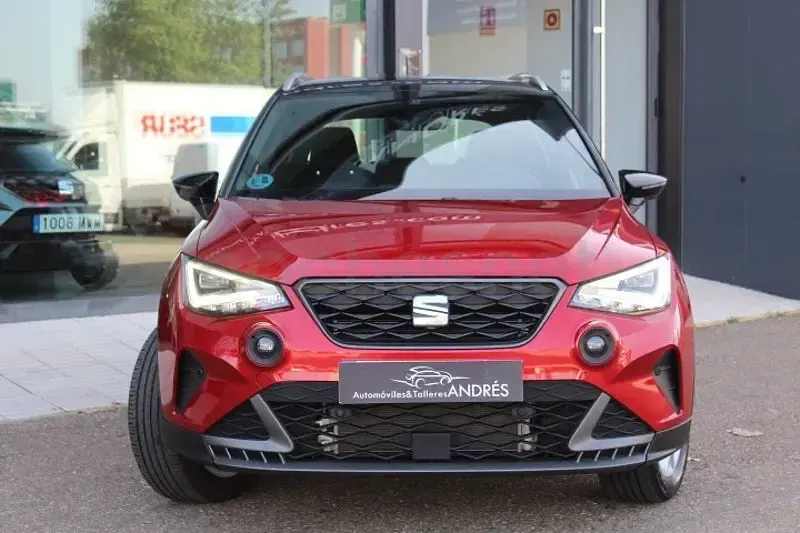Usado Seat Arona FR 115 CV (84 kW) 2025 Rojo SUV