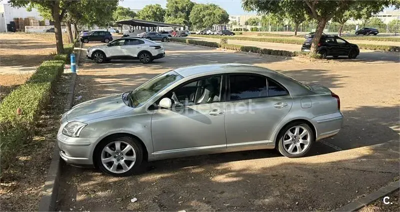 Usado Toyota Avensis Executive 147 CV (108 kW) 2006 Gris / plata Berlina