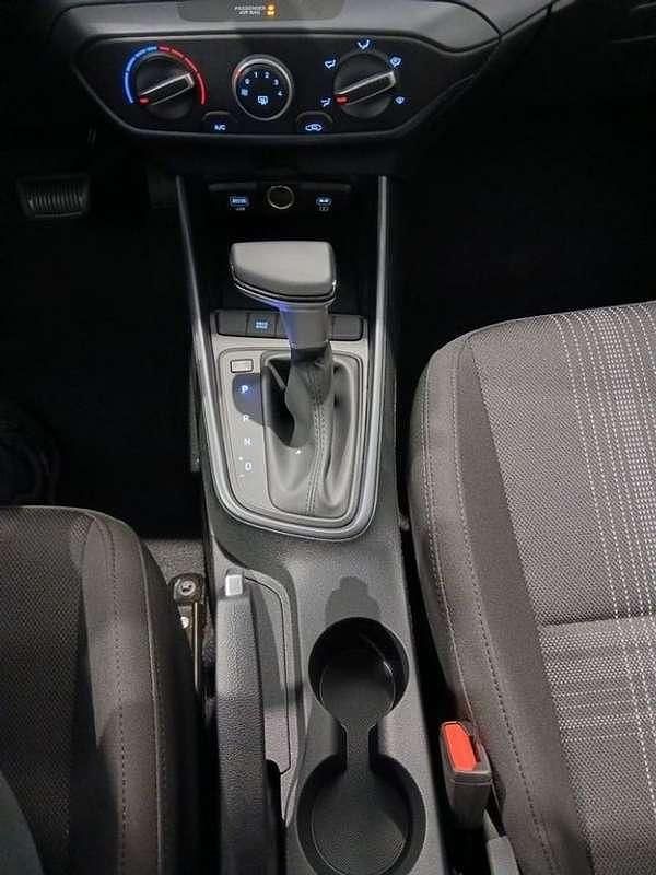 Usado Hyundai i20 101 CV (74 kW) 2025 Azul Utilitario