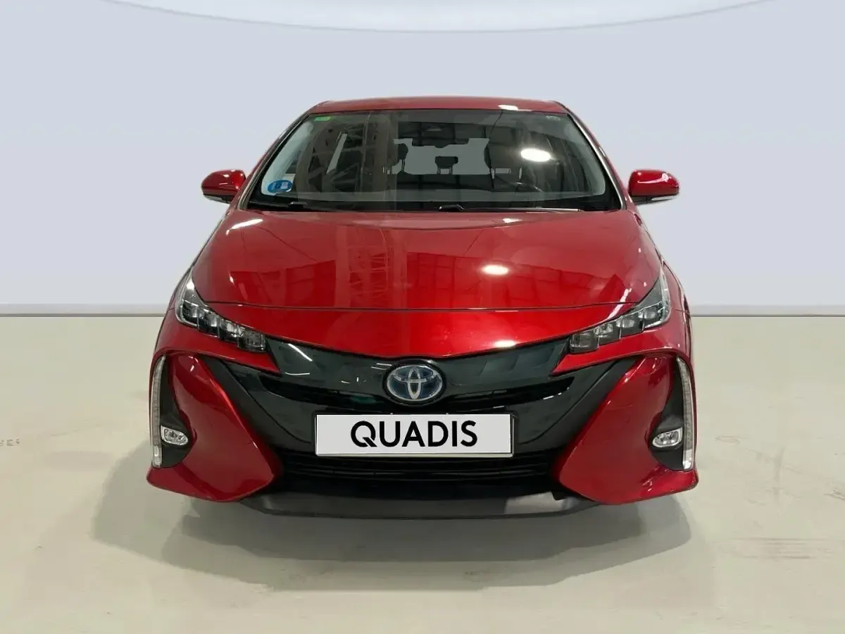 Usado Toyota Prius Advance 122 CV (89 kW) 2022 Rojo Utilitario