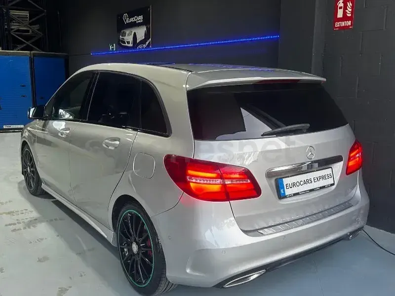 Käytetty Mercedes B220 177 HP (130 kW) 2017 Harmaa Tila-auto