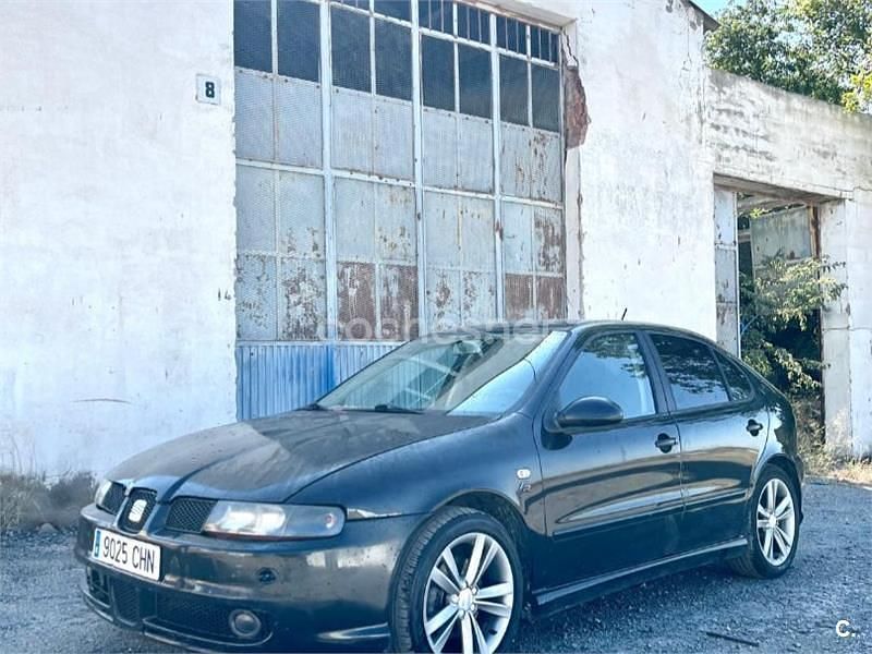 Negro Usado 2004 Seat Leon FR Berlina | 3600 € (Precio justo) - Imagen 1/4