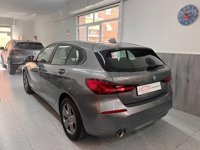 Usado BMW 118 136 CV (100 kW) 2022 Gris / plata Utilitario