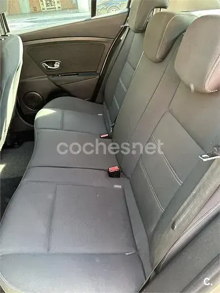 Usado Renault Mégane III GT 95 CV (69 kW) 2014 Gris / plata Berlina