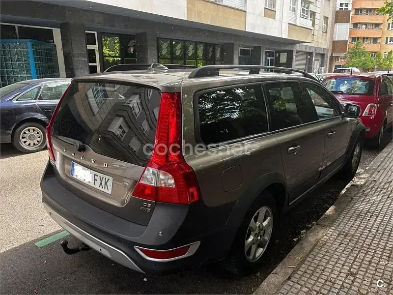 Käytetty Volvo XC70 Kinetic 185 HP (136 kW) 2007 Ruskea Farmari
