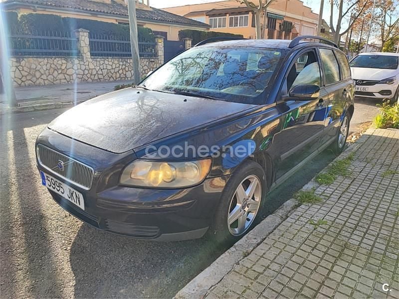Usado Volvo V50 Momentum 125 CV (91 kW) 2005 Negro Familiar