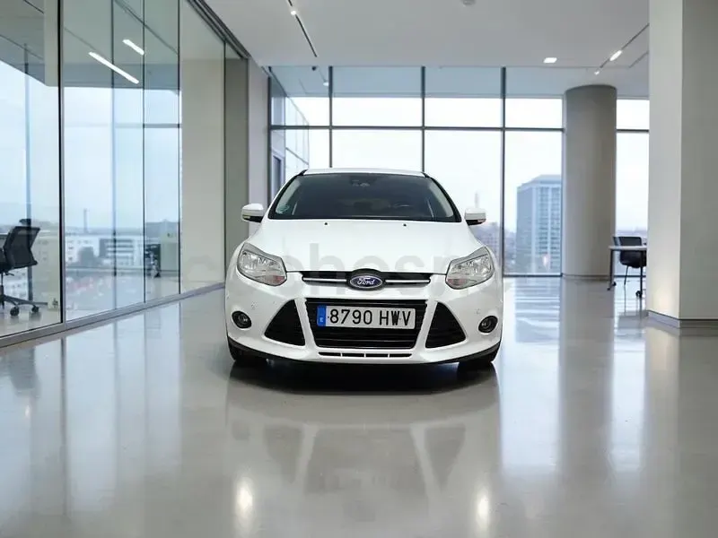 Usado Ford Focus S 125 CV (91 kW) 2014 Blanco Berlina