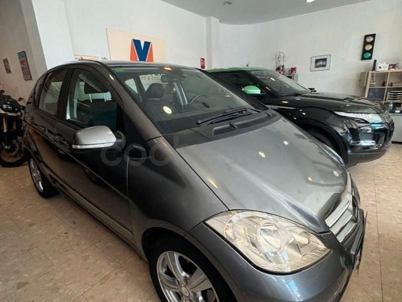 Usado Mercedes A160 Avantgarde 95 CV (69 kW) 2010 Gris / plata Monovolumen