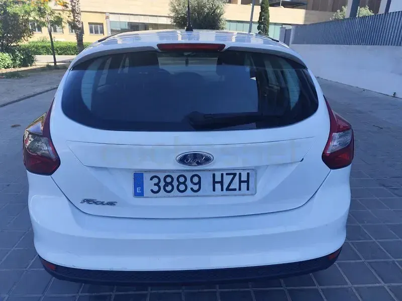 Usado Ford Focus Titanium 115 CV (84 kW) 2014 Blanco Berlina