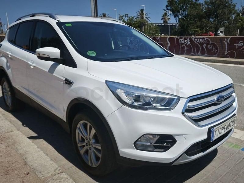 Usado Ford Kuga Trend 176 CV (129 kW) 2019 Blanco SUV