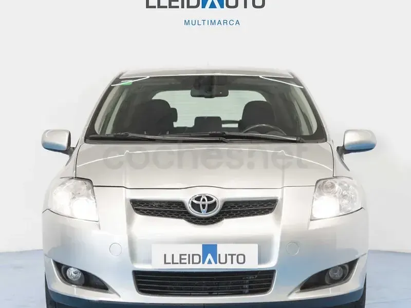 Usado Toyota Auris Luna 126 CV (92 kW) 2008 Gris / plata Utilitario