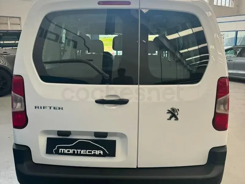 Usado Peugeot Rifter Active 100 CV (73 kW) 2021 Blanco Monovolumen