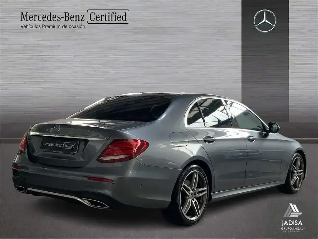 Usado Mercedes E220 194 CV (142 kW) 2018 Gris Berlina