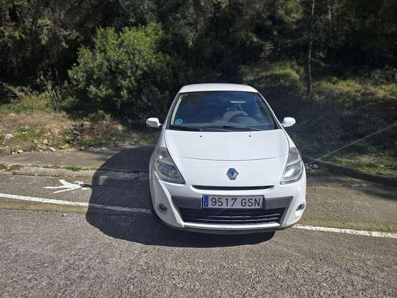 Usado Renault Clio II Authentique 75 CV (55 kW) 2009 Blanco Utilitario