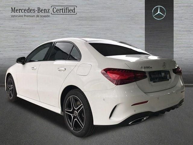 Usado Mercedes A250 AMG line 218 CV (160 kW) 2025 Blanco polar