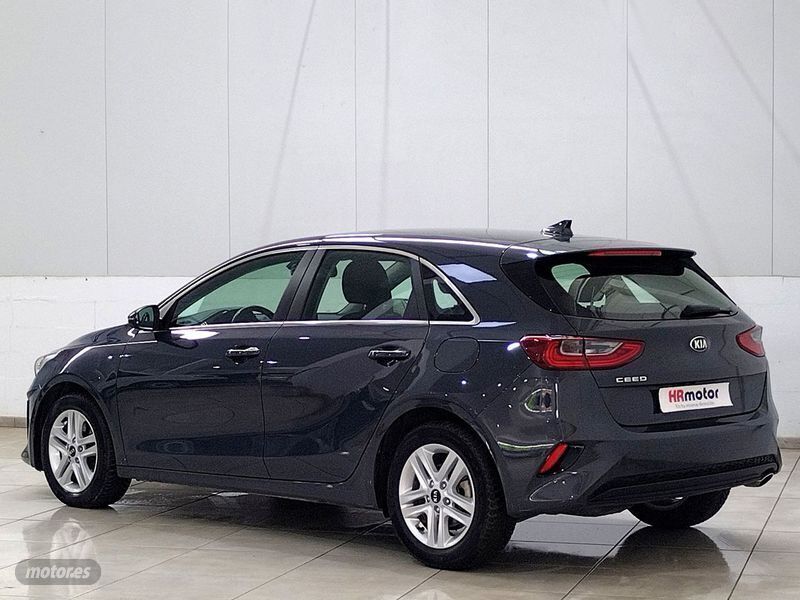 Usado Kia Ceed 136 CV (100 kW) 2020 Gris Utilitario