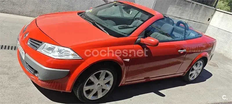 Usado Renault Mégane Cabriolet Dynamique 130 CV (95 kW) 2007 Rojo Descapotable