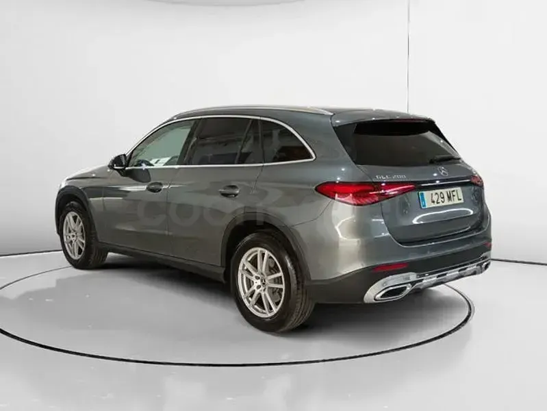 Usado Mercedes GLC200 204 CV (150 kW) 2023 Gris / plata SUV