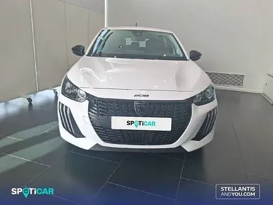 Usado Peugeot 208 Style 100 CV (73 kW) 2025 Utilitario