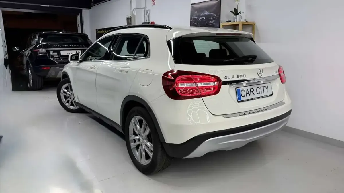 Usado Mercedes GLA200 Urban 136 CV (100 kW) 2015 Blanco SUV