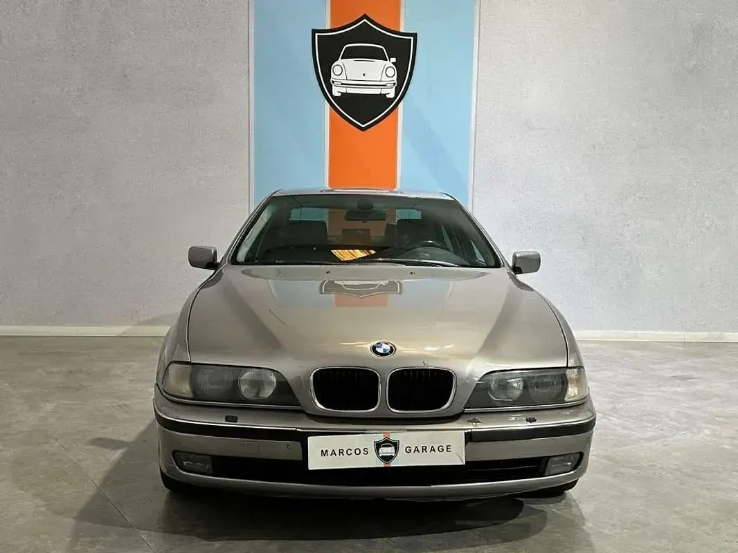 Usado BMW 530 184 CV (135 kW) 1999 Plateado Berlina