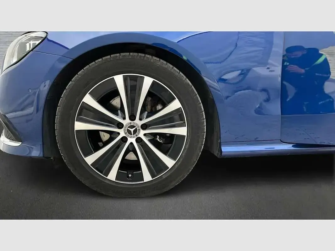Usado Mercedes E220 194 CV (142 kW) 2021 Azul Coupe