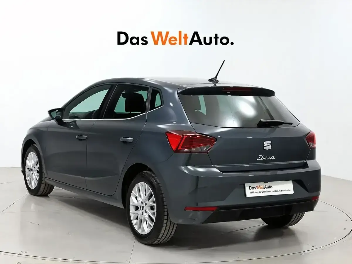 Usado Seat Ibiza XCELLENCE 115 CV (84 kW) 2025 Gris Utilitario