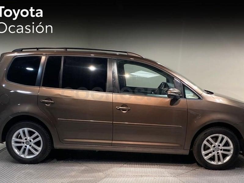Usado VW Touran Advance 140 CV (102 kW) 2011 Marrón Monovolumen
