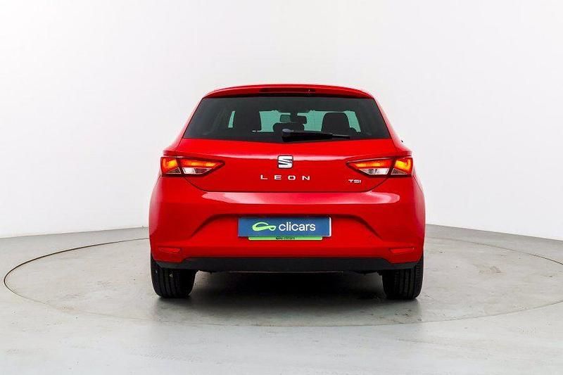 Usado Seat Leon Reference 110 CV (80 kW) 2017 Rojo Berlina