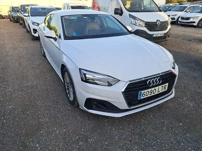 Usado Audi A5 163 CV (119 kW) 2021 Blanco Coupe