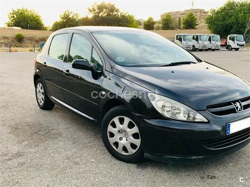 Usado Peugeot 307 110 CV (80 kW) 2005 Negro Berlina