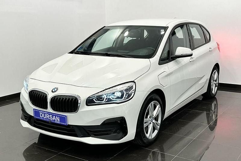 Usado BMW 225 Active Tourer 245 CV (180 kW) 2022 Blanco Monovolumen