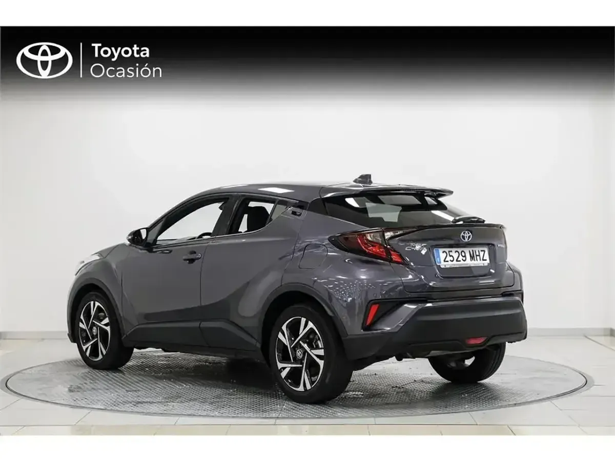 Usado Toyota C-HR Advance 122 CV (89 kW) 2023 Gris SUV