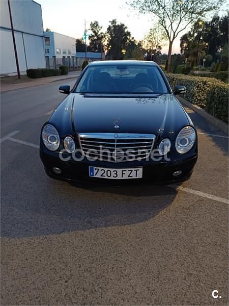 Usado Mercedes E220 Avantgarde 170 CV (125 kW) 2008 Negro Berlina