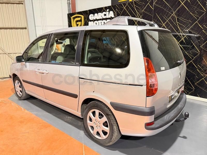 Usado Peugeot 807 136 CV (100 kW) 2008 Gris / plata Monovolumen