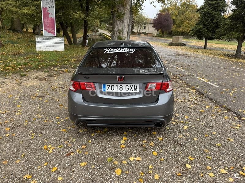 Usado Honda Accord Luxury 150 CV (110 kW) 2010 Gris / plata Berlina