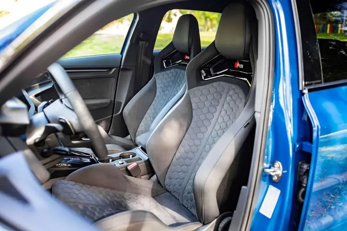 Usado Audi RS3 Sportback Ambiente 400 CV (294 kW) 2025 Azul Utilitario