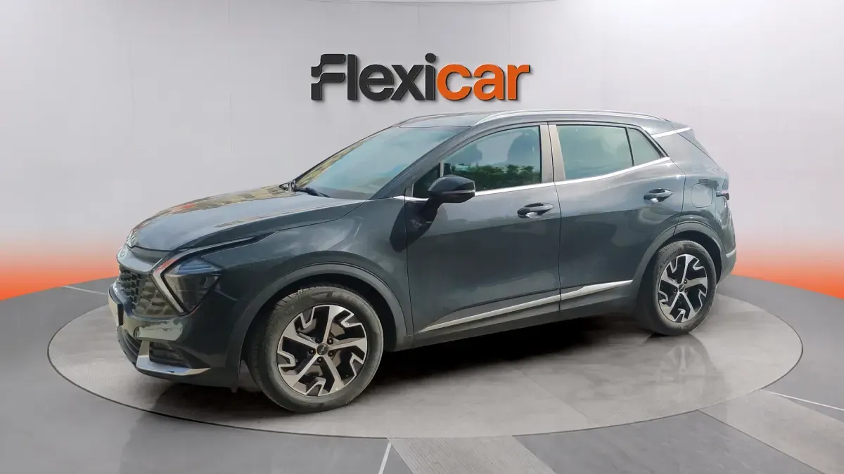 Usado Kia Sportage 136 CV (100 kW) 2022 Gris SUV