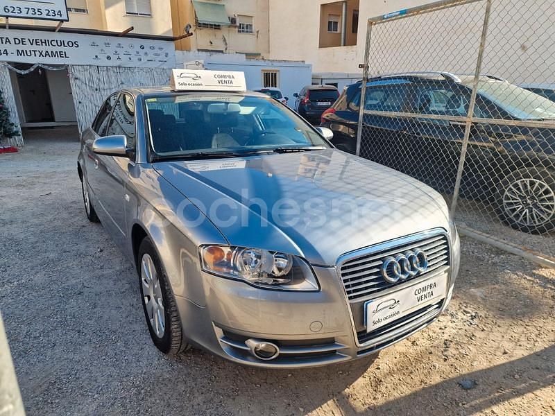 Usado Audi A4 130 CV (95 kW) 2007 Gris / plata Berlina