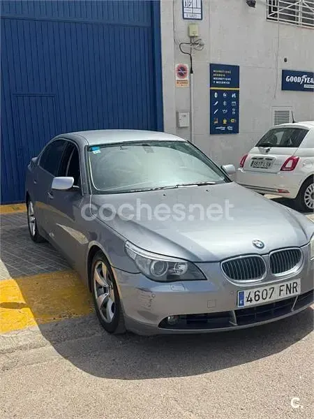 Usado BMW 525 177 CV (130 kW) 2007 Gris / plata Berlina
