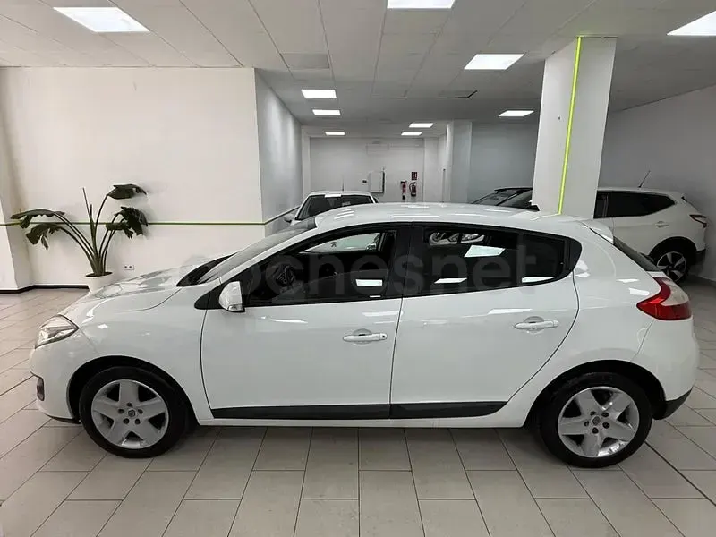 Usado Renault Mégane III Life 95 CV (69 kW) 2014 Blanco Berlina