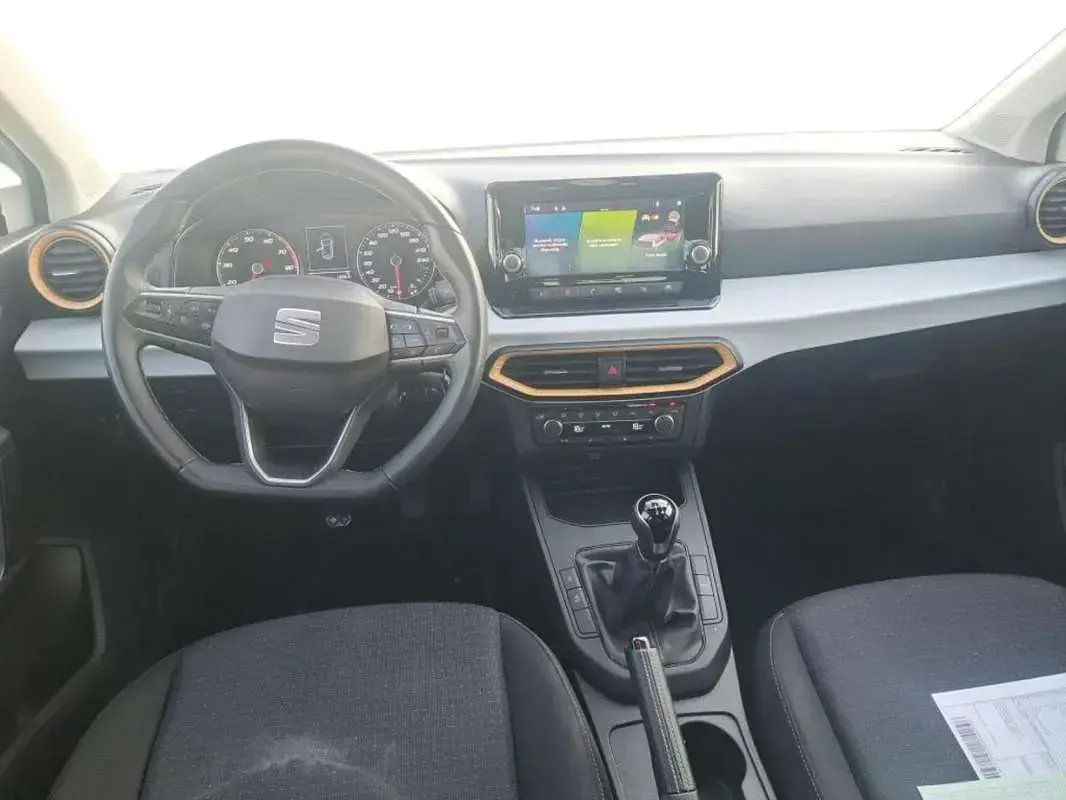 Usado Seat Ibiza Style 116 CV (85 kW) 2022 Blanco Utilitario