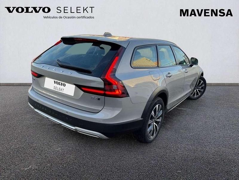 Usado Volvo V90 CC Core 197 CV (144 kW) 2023 Plateado Familiar