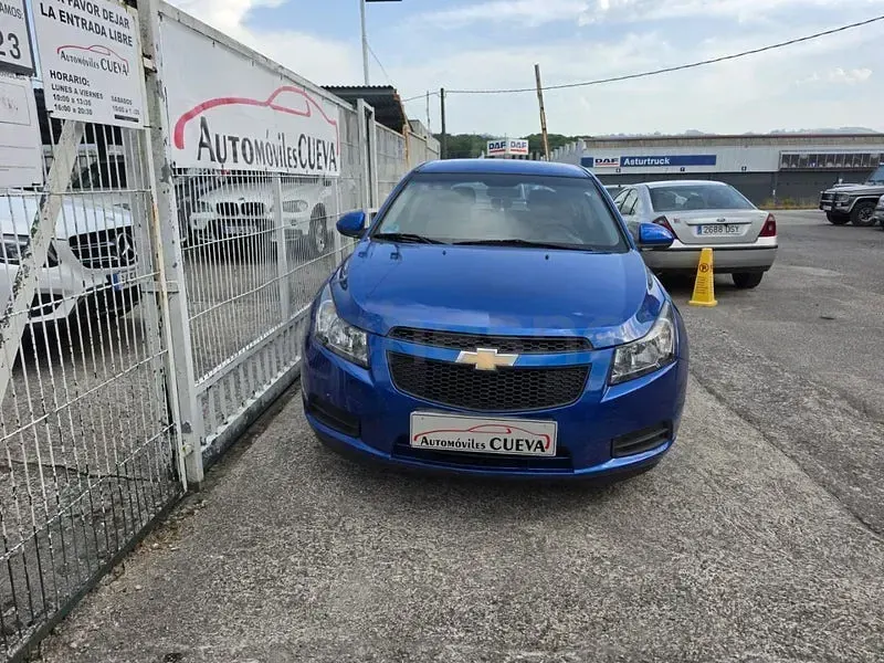 Usado Chevrolet Cruze LT 124 CV (91 kW) 2011 Azul Berlina