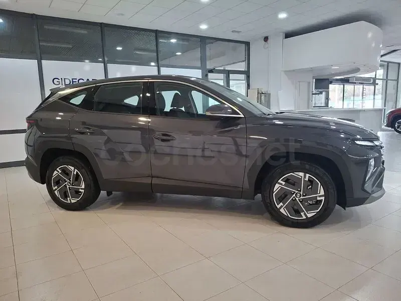 Nuevo Hyundai Tucson 160 CV (117 kW) 2025 Gris / plata SUV
